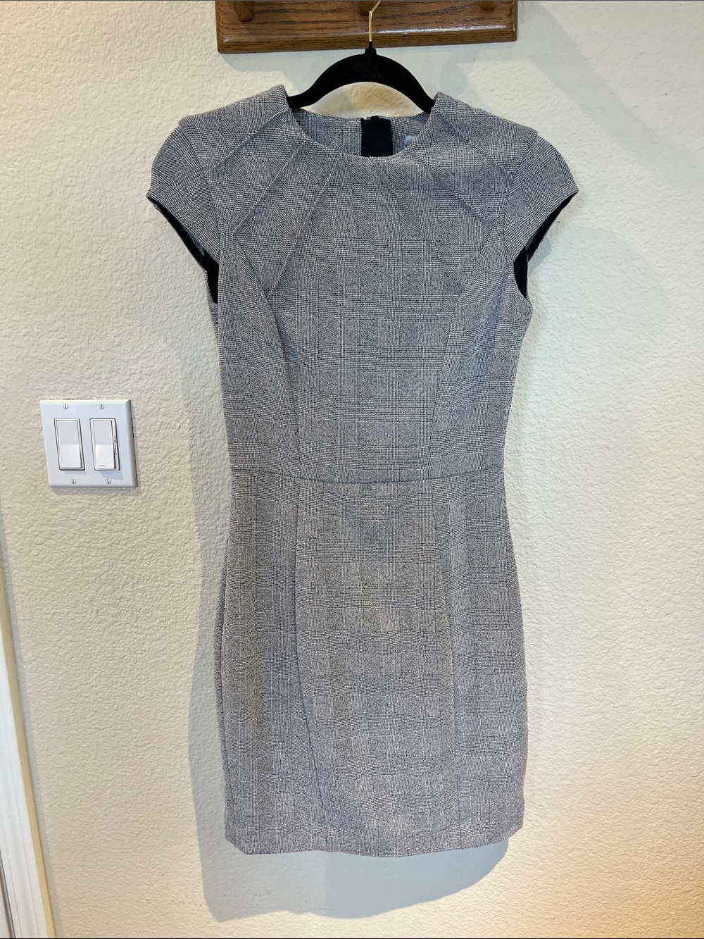 H&M Gray Cap-Sleeve Sheath Dress